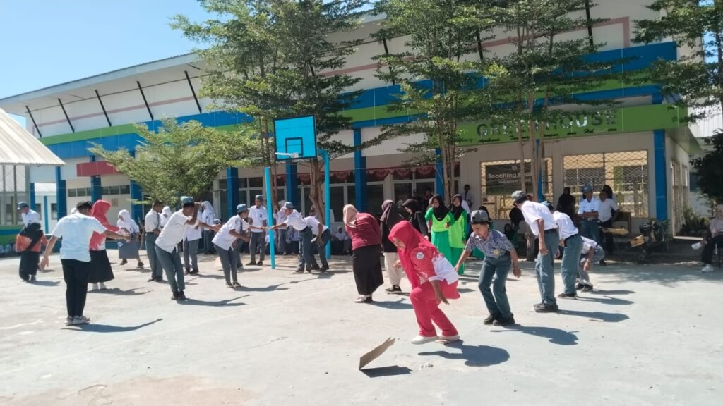 Meriahkan HUT RI ke-81, SMKN 5 Bone Gelar Perlombaan Penuh Keceriaan whatsapp image 2026 08 19 at 18.44.03 (1)