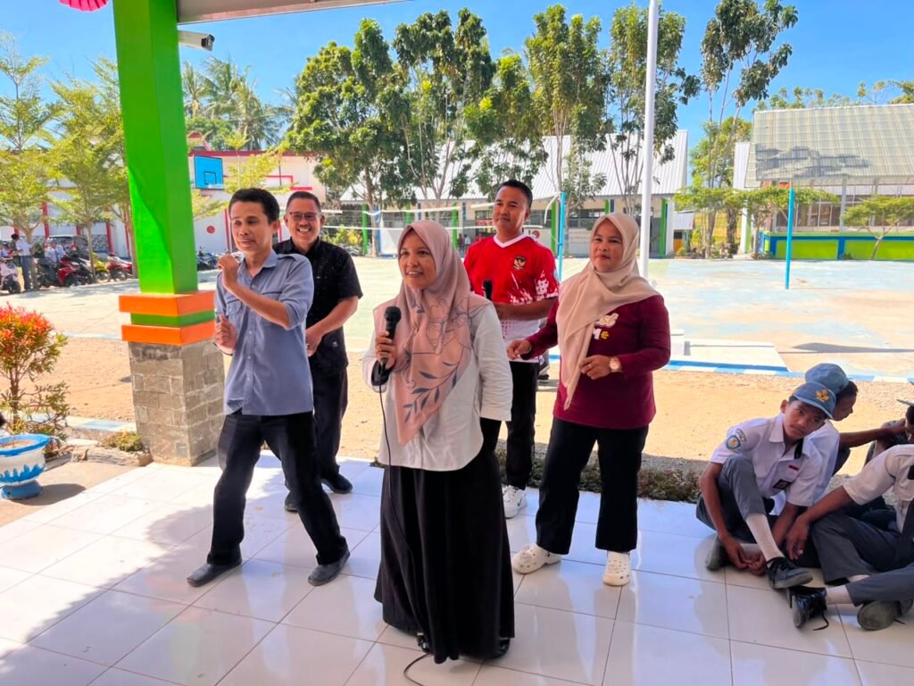 Meriahkan HUT RI ke-81, SMKN 5 Bone Gelar Perlombaan Penuh Keceriaan whatsapp image 2026 08 19 at 18.44.03